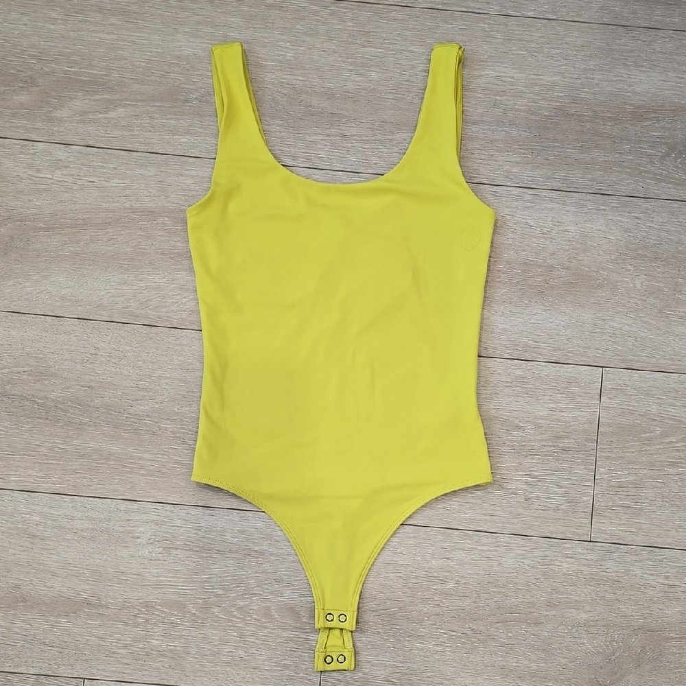 Express Yellow Sleeveless Bodysuit size XS